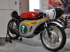 Honda HONDA-RC166